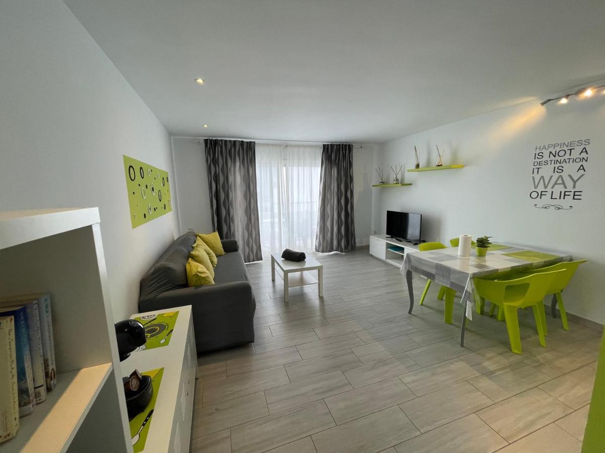 Pistachio Apartment 323 - Lanzarote Apartment Costa Teguise Luaran gambar